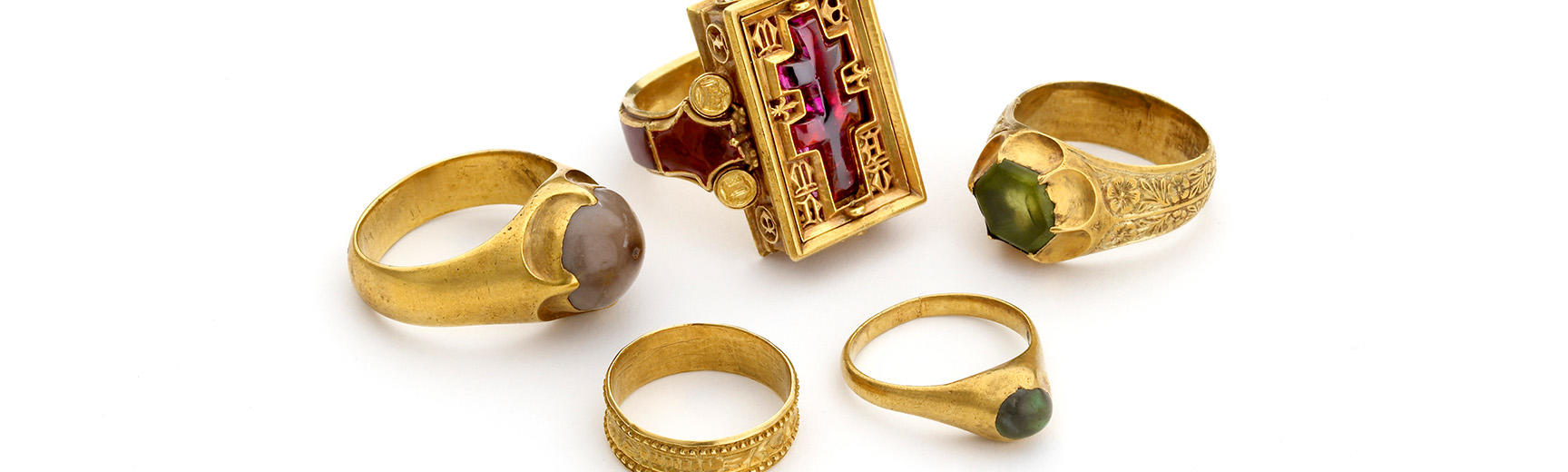 Gold finger rings from a hoard found near Thame, Oxfordshire