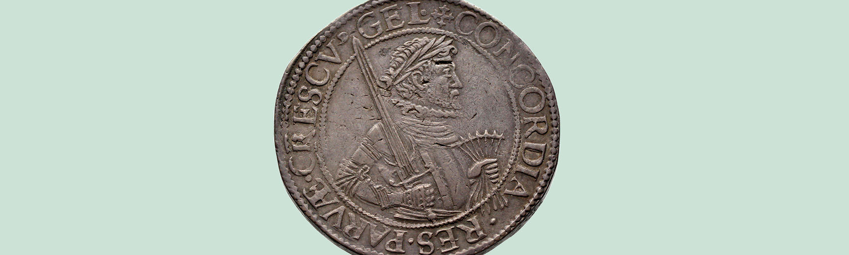 Silver coin front (Leicesterrijksdaalder) of Robert Dudley, Earl of Leicester, Lord of Denbigh, 1564-1588 from Harderwijk (Modern), 1587