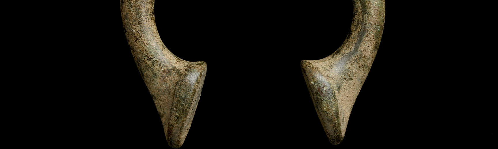 Horseshoe-shaped brass ‘Manilla’ – pre-colonial money in West Africa