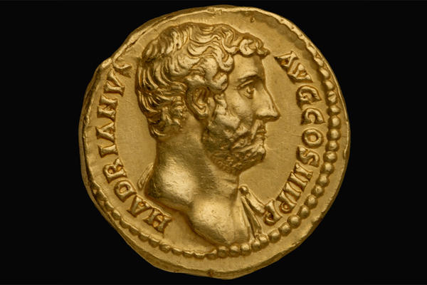 Gold coin decorated with portrait of Hadrian