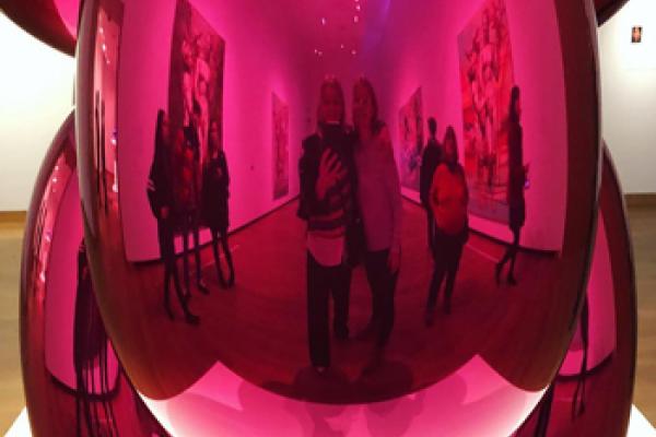 Jeff Koons art on display at Ashmolean Oxford - BBC News