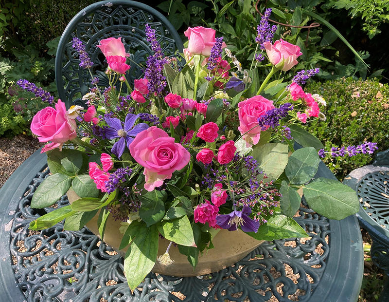 Flower arrangement by Anna Steven