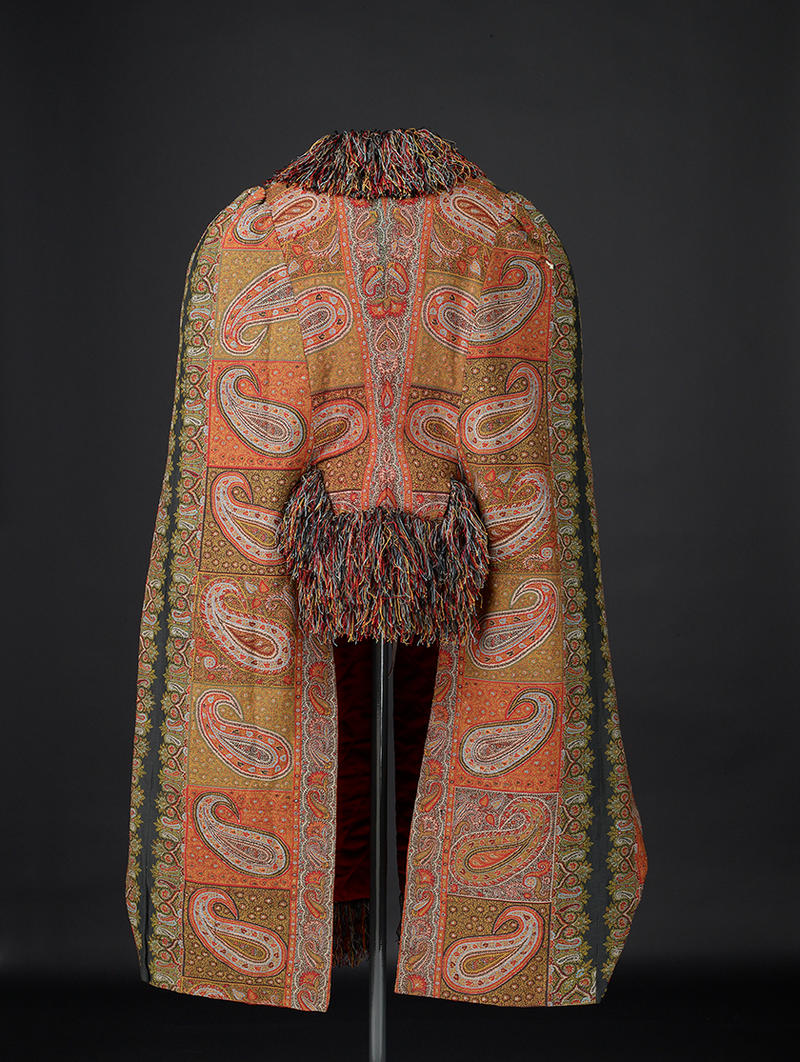 Kashmir Shawl, mid-19th Century Wool 28 x 23 cm Kashmir, India EA2000.39 Back of a winter Kashmir shawl with fringed collar and sleeves